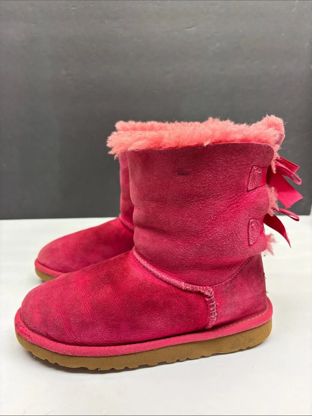 UGG Kids Pink Shearling Bow Boot, SZ 3 little girl, box 3 G